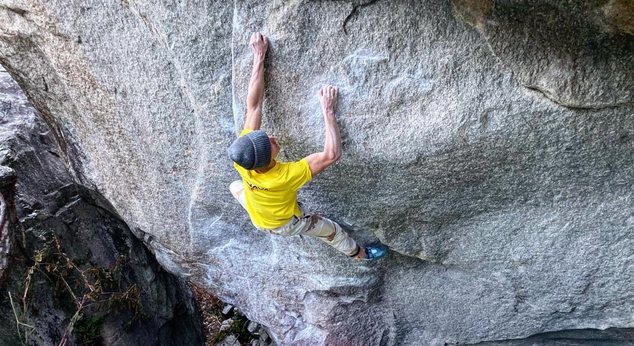 Vadim Timonov bouldering in Switzerland